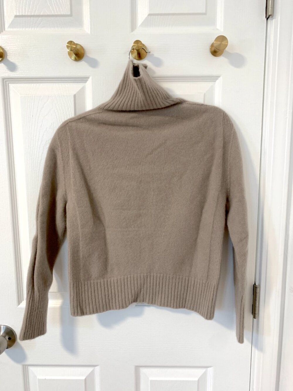 Cashmere Taupe Gray Ribbed Turtleneck Sweater XS/S